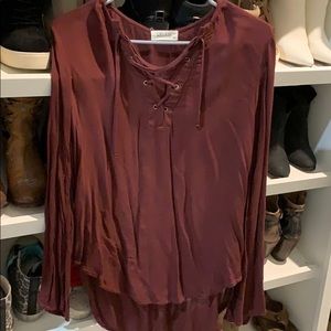 Bella Dahl size xs lace up top maroon color